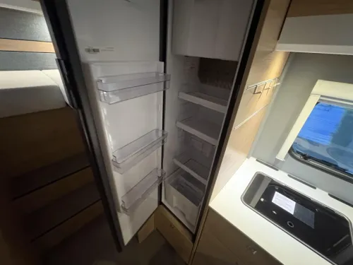 Dethleffs Just Camp 6812 EB length bed - lift bed photo: 12