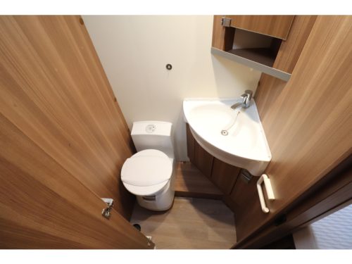 Weinsberg CaraLoft 700 MEH Camas individuales foto: 19