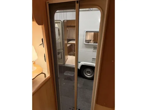 Home-Car Racer Trophy 430 TZF FIXED BED DINETTE AWNING photo: 9