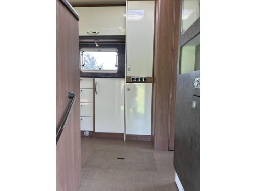 B&uuml;rstner Harmony Line Lyseo BT6441 Automaat Half integraal camper Nieuwstaat! foto: 17
