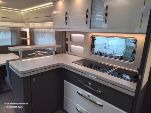 Hobby Excellent 560 CFE Model 2026 Large C Seating photo: 4