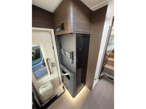 Adria Matrix Supreme 670 DL Automatic - 180HP - 44H photo: 19