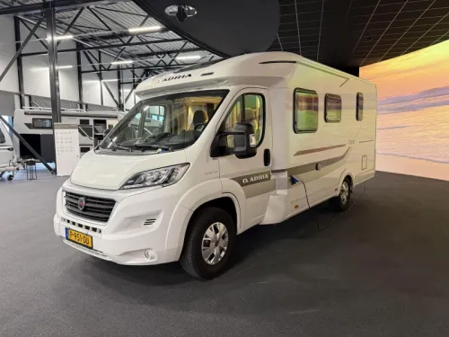 Adria Coral S 650 SF Frans bed  foto: 2