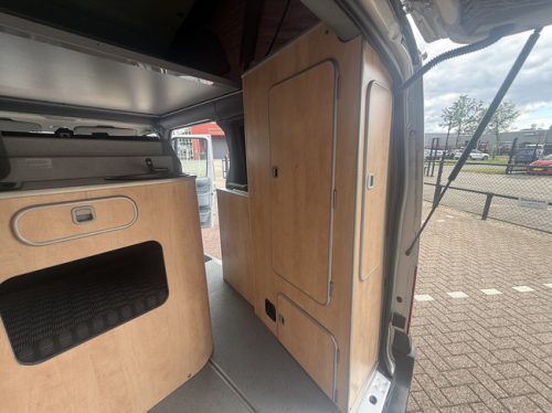 Westfalia ford nugget 4 berths air conditioning pop-top roof alloy wheels parking heater tow bar solar panel bearlock photo: 22