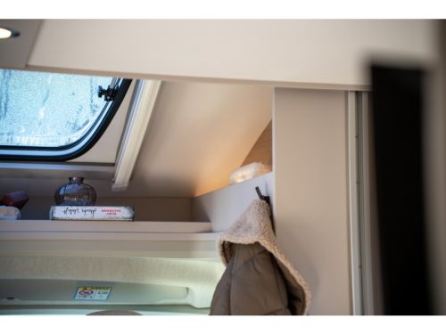 LMC Tracer 690EL model 2027 single beds  photo: 21