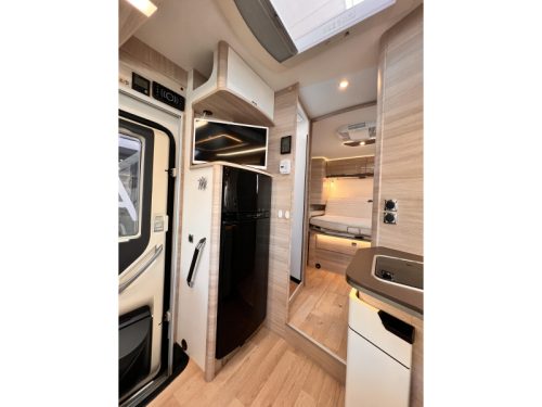 Rapido 696 F 60 Edition Automaat Face to face Foto: 14