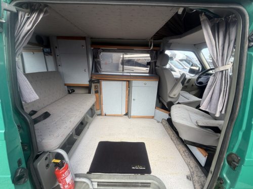 Volkswagen T 4 Carthago Westfalia 2.5 102 PS in sehr gutem Zustand, neue APK, Kastenwagen, 4 Schlafpl&auml;tze, Hubdach, Standheizung, Solarpanel, Anh&auml;ngerkupplung, PDC A Foto: 10