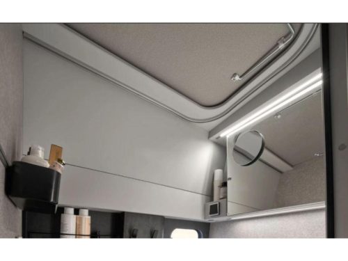 Hymer Grand Canyon S 600 4 PERSONS+SLEEPING ROOF-170HP photo: 19