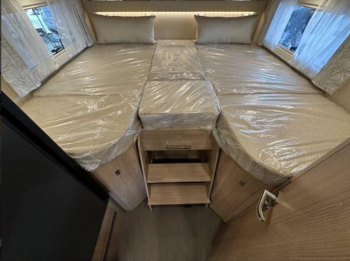 Carthago C1-Tourer 141 KB-LE 2 APARTE BED-180PK-AUTOM foto: 6