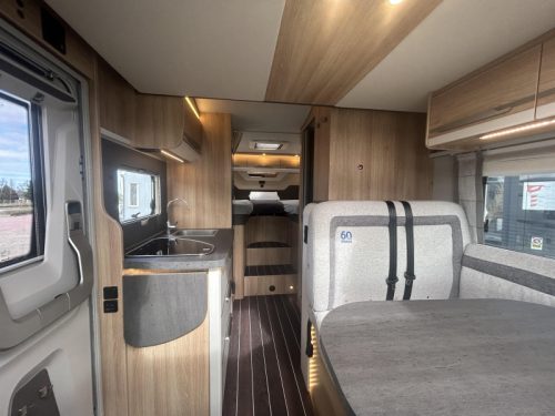 Knaus Sky Wave 650 MEG Einzelbetten + Hubbett Foto: 11