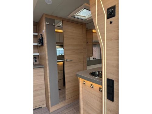 Knaus Sudwind 60 Years 460 EU Incl. Mover and Awning photo: 12