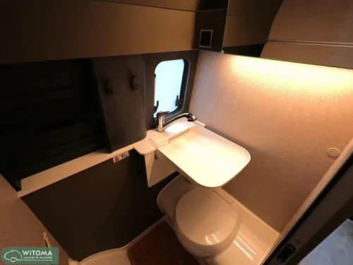 Hymer Grand Canyon S 600 4x4 4 Matic Off Grid photo: 15