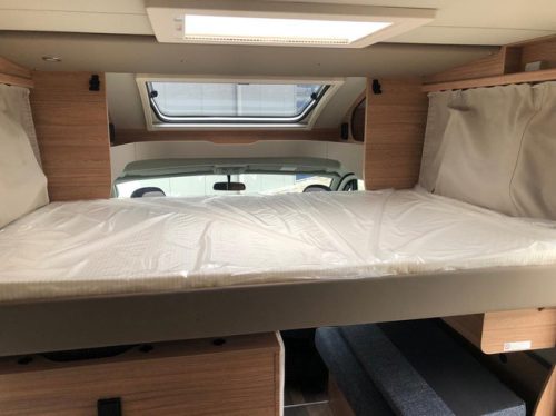 Weinsberg CaraSuite 650 MF 5 Gurte, mit Hubbett Foto: 14