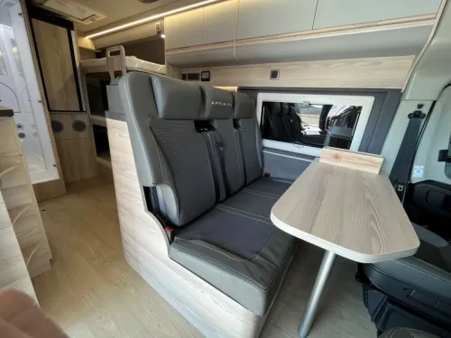Affinity Five 5-Sitzer Kastenwagen Foto: 3