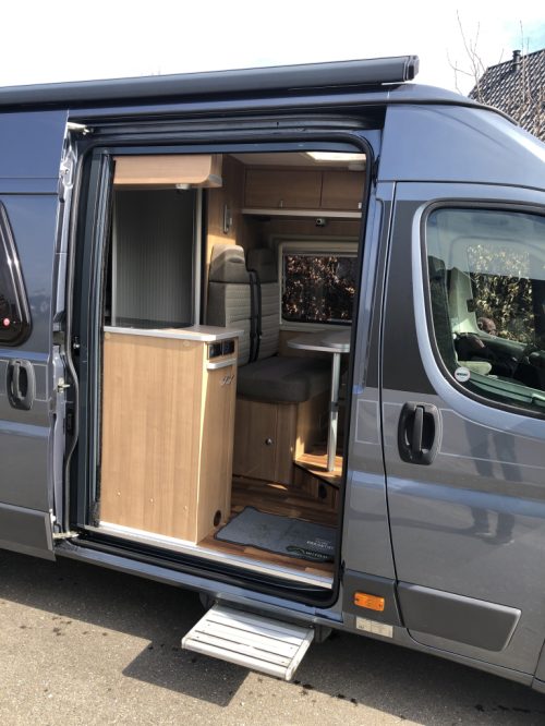 Hymer Yellowstone 649 SINGLE BEDS photo: 9