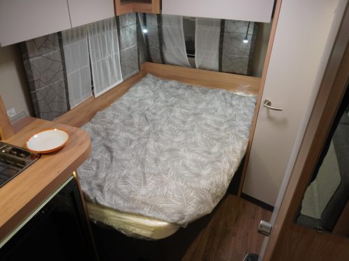 Knaus Sport 450 FU RONDZIT FRANS BED!! Foto: 16