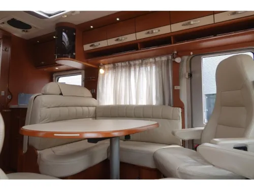 Hymer B class 678 2 person version photo: 12