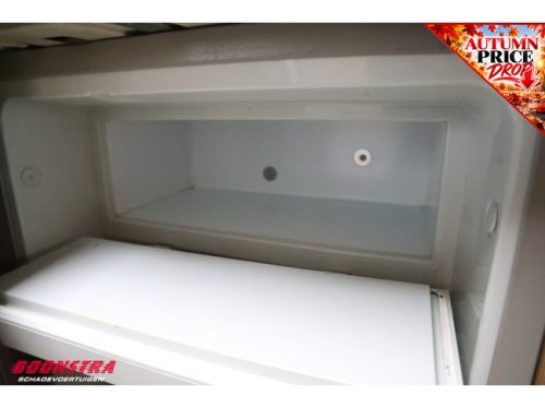 Knaus S&uuml;dwind 450 QU Mover Air conditioning Bike rack Transverse bed Central kitchen U-shaped seating photo: 16