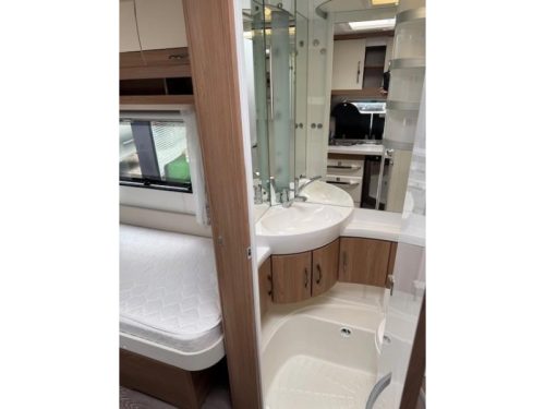 Hobby De Luxe 460 LU Einzelbetten Mover Markise Foto: 15