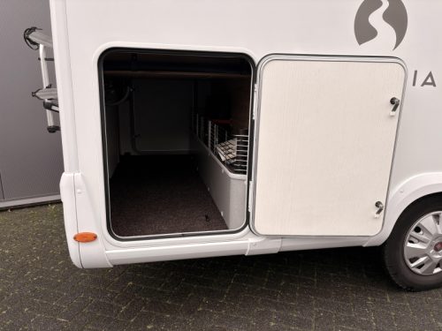 Bavaria Bavaria 650 T Queensbed panel bearlock  photo: 6