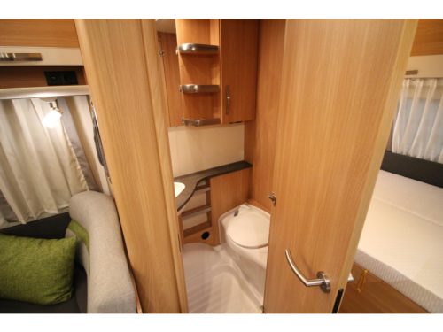 Knaus Sudwind Silver Selection 420 QD Rangierhilfe Thule 6300 Vorzelt  Foto: 18