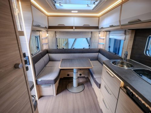 Knaus Sudwind 450 FU CIRCULAR SEATING, MOVER, AWNING photo: 8
