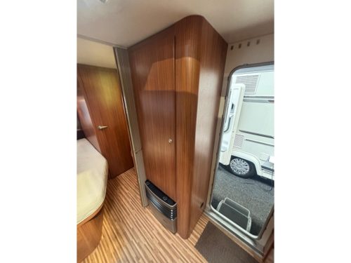Adria Adora 462 PU awning, bicycle rack. photo: 13