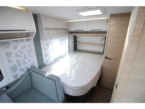 Fendt Apero Activ 390 FH French bed & end kitchen! photo: 6