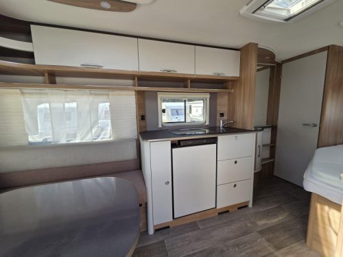 B&uuml;rstner Premio 450 TS +BOVAG2025/Awning/Mover photo: 9