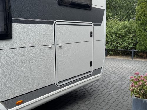 Hobby De Luxe 545 KMF with BUNK BED AND GARAGE **6 Berths/Truma Mover/1st owner/Truma/Alloy wheels/Very neat caravan** photo: 12