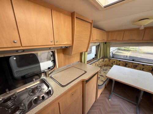 B&uuml;rstner Ventana 500 TS FRENCH BED CIRCULAR SEATING AWNING photo: 7