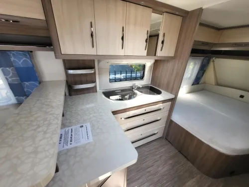 Hobby De Luxe 560 CFE airco en mover  foto: 6