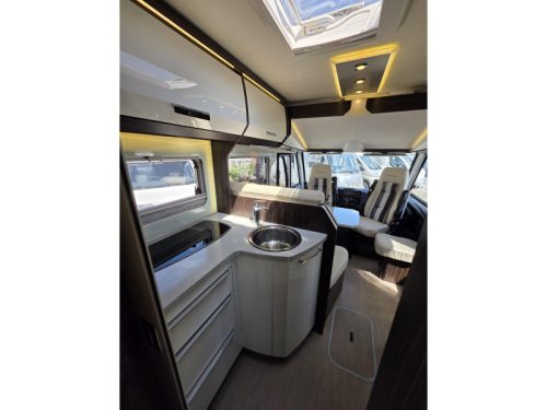 B&uuml;rstner Elegance 695 G Queensbed FULLY LOADED 2017 photo: 6