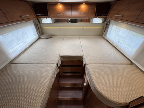 Carthago Chic C-Line II I 4.9 LE no pull-down bed single beds photo: 10
