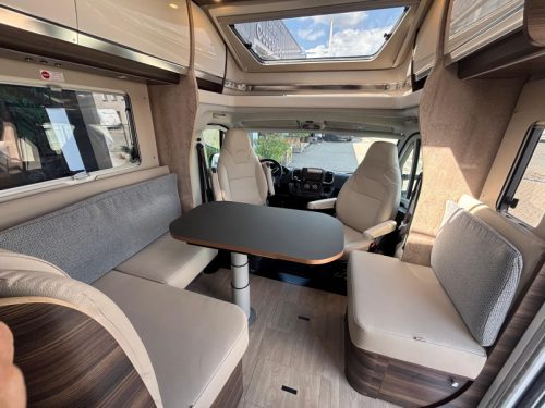 Laika Ecovip 4009 L automatic, E&P single bed photo: 2