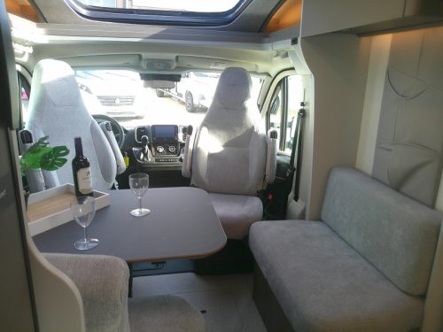 LMC Cruiser 740 EL single beds, Automatic  photo: 12