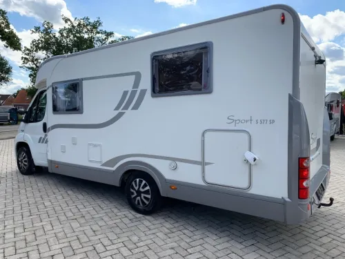 Adria Sport S 577 SP Festbett Etwas Sch&ouml;nes Foto: 2