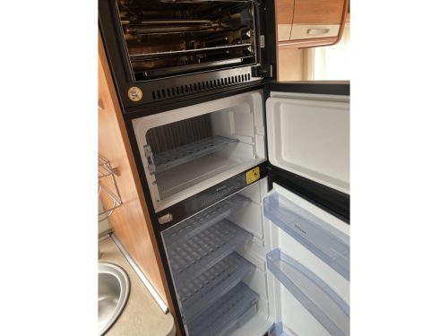 Hymer B 578 - Syst&egrave;me de mise &agrave; niveau - photo : 11