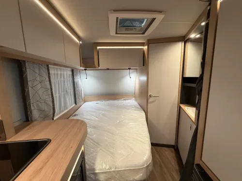 Knaus Sport 450 FU Rundsitzgruppe / Franz&ouml;sisches Bett  Foto: 13