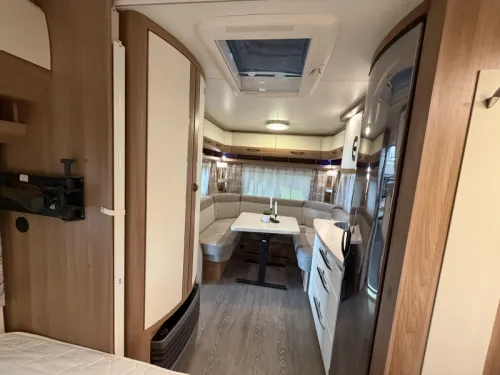 Hobby De Luxe 460 UFE Rangierhilfe / Kassettenmarkise  foto: 19