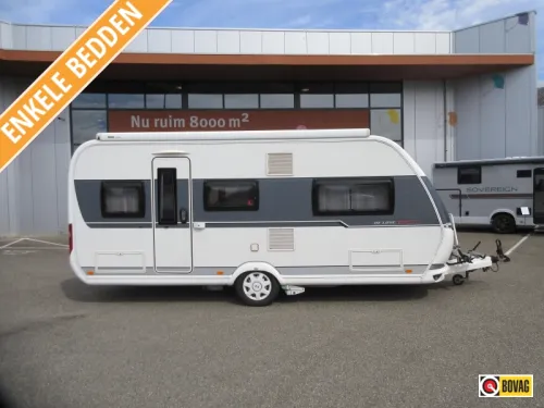Hobby De Luxe 495 UL MIT FESTEN MARKISEN UND RANGIERHILFE Foto: 0