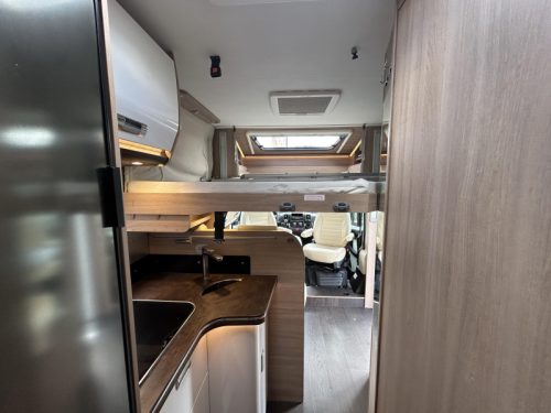 Laika Kosmo 209 single beds + pop-top roof  photo: 15