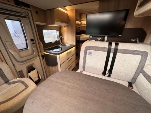 Knaus Sky Wave 60 Years 650 MEG Fiat 140PK L&auml;ngsbetten Foto: 6