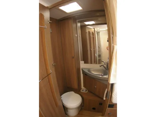 Dethleffs Trend T 7057 EB Einzelbetten, Hubdach. Foto: 16