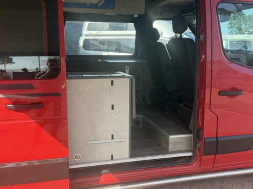 Renault Master automatic bus camper very luxurious conversion transverse bed air conditioning cruise ctr camera navi awning solar panel maxxfan tow bar photo: 4