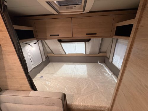 Weinsberg CaraOne Edition HOT 480 QDK bunk bed / transverse bed photo: 18