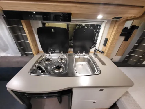 Dethleffs Camper 450 FR Rangierhilfe, Zelt, Markise  Foto: 9