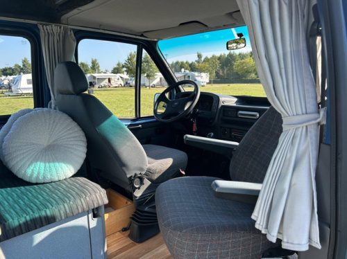 Ford TRANSIT 80D ORIGINAL FACTORY CAMPER VAN 4 SLEEPING PLACES | Towbar | Awning | Inverter photo: 7