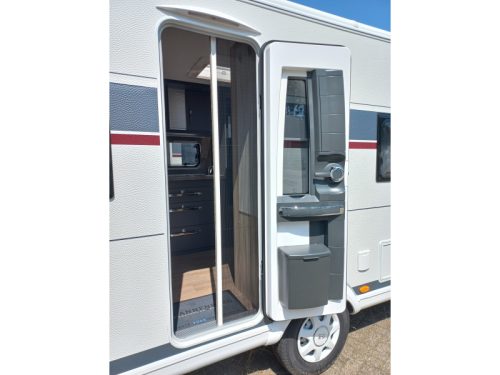 Hobby De Luxe 460 UFE 1500kg Foto: 3