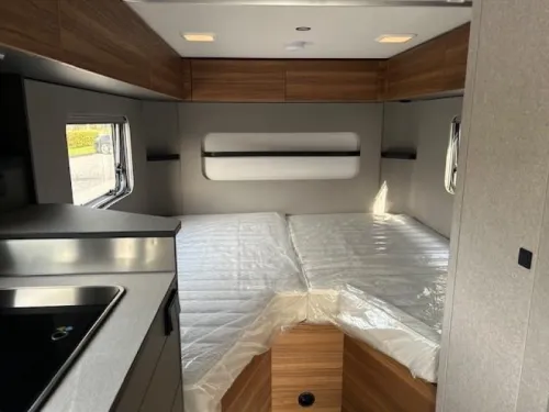 Eriba Feeling 442 V beds photo: 4